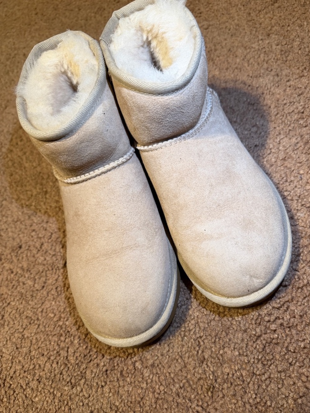 UGG Kids Short Shearling Lined Boots - Light Cream